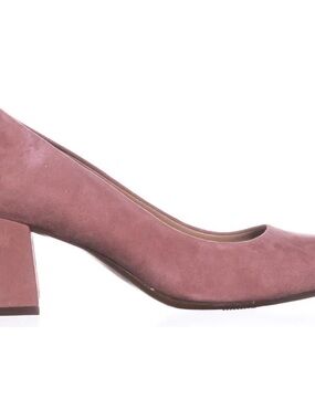 Whitney, Peony Pink, Heels New (box has minor damage from storage)